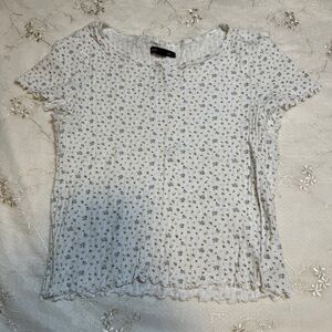 American Eagle White Floral Ribbed Baby Tee – Size Small